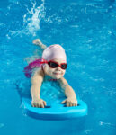 So macht Schwimmen lernen Spaß